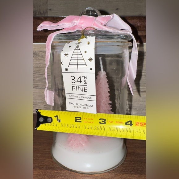 Cute 🥰 Sparkling Frost scent and containing pink Christmas tree-shaped candles - Picture 9 of 10